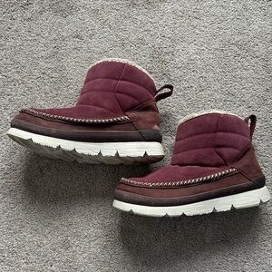 Manitobah Mukluks pacific puffer boots
